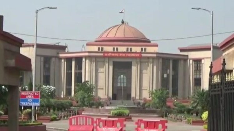 अनुकंपा नियुक्ति मिलते ही मां को भूला बेटा, हाईकोर्ट ने कहा- अब वेतन से कटकर मां के खाते में ट्रांसफर होंगे पैसे