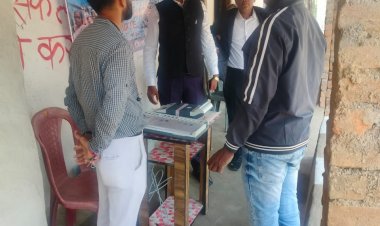 जशपुर: निर्वाचन प्रेक्षक ने मतदाता जागरूकता कार्यक्रम श्जाबोश् का कोतबा में किया निरीक्षण