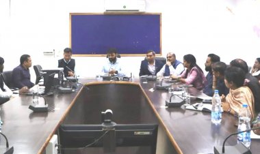 जशपुर: नगरीय निकायों के निर्वाचन प्रेक्षक और कलेक्टर की उपस्थिति में रेण्डमाईजेशन कार्य सम्पन्न "रात्रि 10 बजे के बाद ध्वनि विस्तारक यंत्र प्रतिबंधित