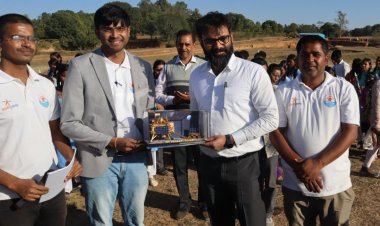 मनोरा में 10,000 फीट ऊंचाई तक जाने वाले पहले एमेच्योर रॉकेट का  सफल प्रक्षेपण। कलेक्टर रोहित व्यास की पहल पर सैकड़ों विद्यार्थियों की उपस्थिति में ऐतिहासिक रॉकेट लॉन्च, विज्ञान और तकनीक की ओर बढ़ाया कदम