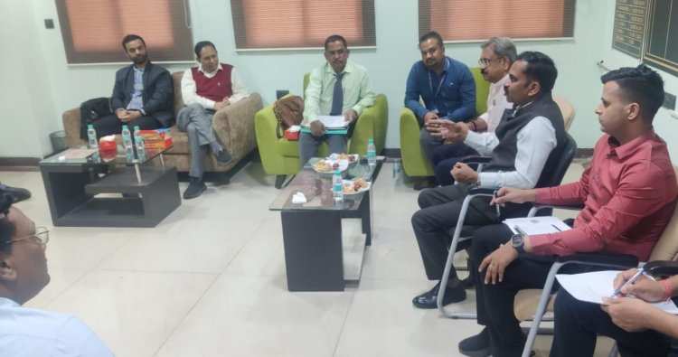 रायपुर : अब छत्तीसगढ़ में पेट्रोल पंपों पर भी होगी वाहनों की प्रदूषण जांच : परिवहन विभाग और पेट्रोलियम कंपनियों के बीच बैठक में लिया गया महत्वपूर्ण निर्णय