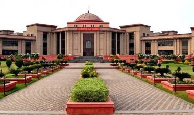 CG:अवैध रेत खनन पर हाईकोर्ट का हंटर! – माफियाओं को सरकारी संरक्षण? कब जागेगा प्रशासन?- सिर्फ जुर्माने से नहीं रुकेगा रेत माफिया का आतंक, हाईकोर्ट ने सरकार से किया कड़ा सवाल.....
