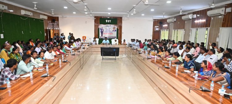 जशपुर:संविधान निर्माता भारत रत्न बाबा साहेब डॉ. भीमराव अंबेडकर की जयंती के अवसर पर जिला पंचायत में विभिन्न कार्यक्रमों का हुआ आयोजन