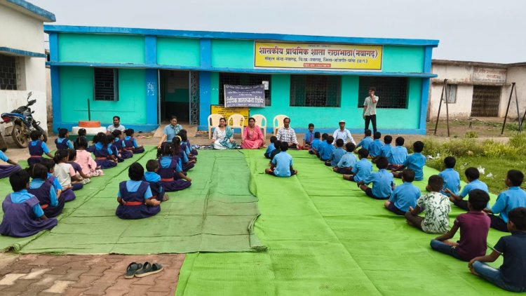 अंतर्राष्ट्रीय योग दिवस के अवसर पर व्यवहार न्यायलय नवागढ़ तथा तालुका विधिक सेवा समिति नवागढ़ एवं शासकीय प्राथमिक शाला राछाभाठा (नवागढ़) में योग शिविर आयोजित