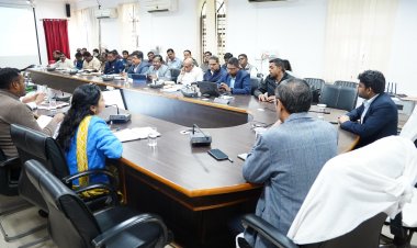 जिला पंचायत सीईओ ने लंबित आवेदनों का निराकरण गंभीरता से करने के दिए निर्देश 