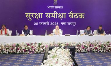 केन्द्रीय गृह एवं सहकारिता मंत्री श्री अमित शाह ने आज रायपुर, छत्तीसगढ़ में वामपंथी उग्रवाद पर सुरक्षा समीक्षा बैठक की अध्यक्षता की