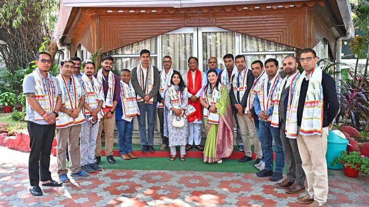सिक्किम से अध्ययन भ्रमण पर आए पत्रकारों ने मुख्यमंत्री से की मुलाकात