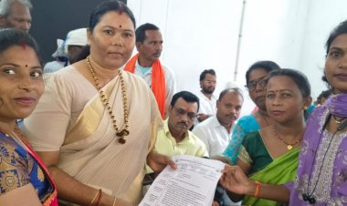 जशपुर: "वर्षों की सेवा का मिले सम्मान", आंगनबाड़ी सहायिकाओं ने विधायक के सामने रखीं अपनी प्रमुख मांगें